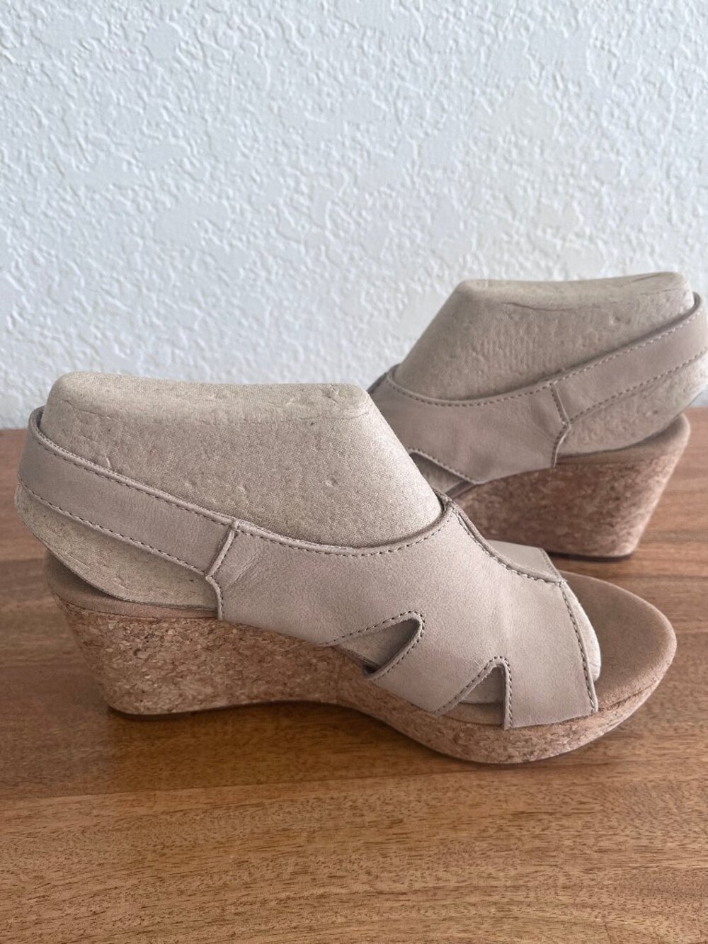 NEW! Clarks Collection Annadel Bari Sand/Natural Suede Wedge Platform Sandal 6 - Picture 2 of 13